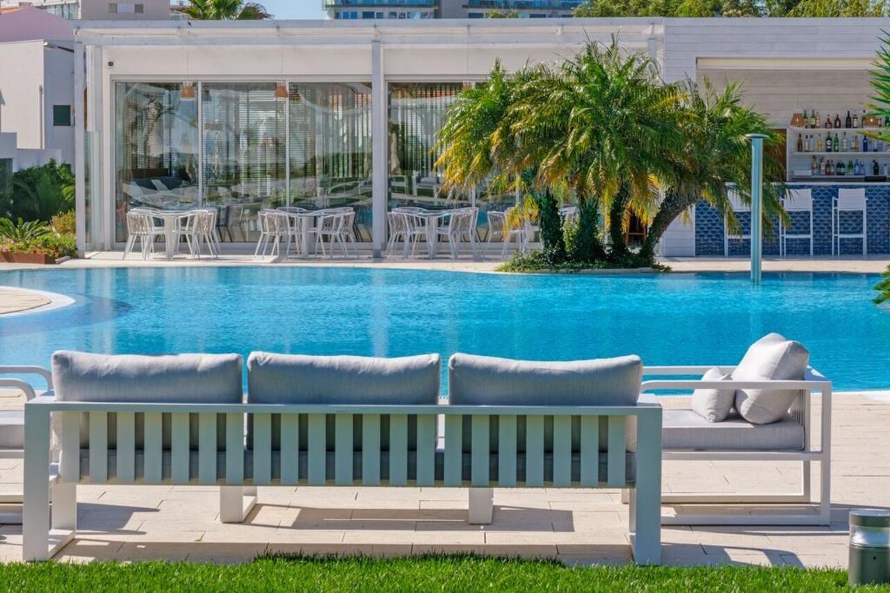فندق ومطعم ماليبو فوز فيغيورا دا فوز المظهر الخارجي الصورة The pool at the hotel